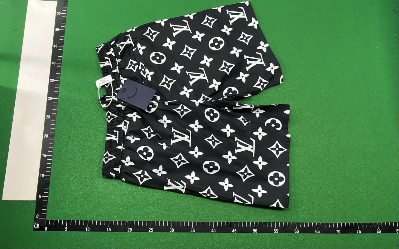 ph023 Louis Vuitton Shorts