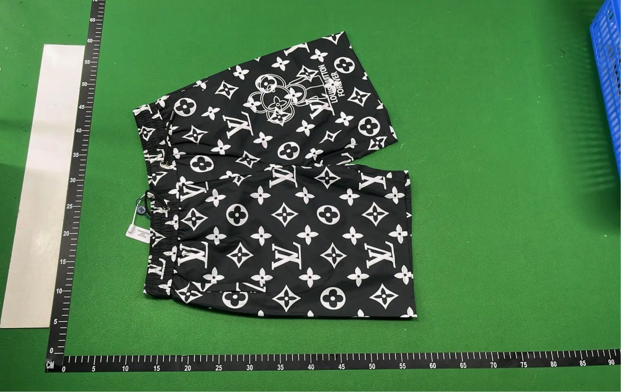 ph023 Louis Vuitton Shorts