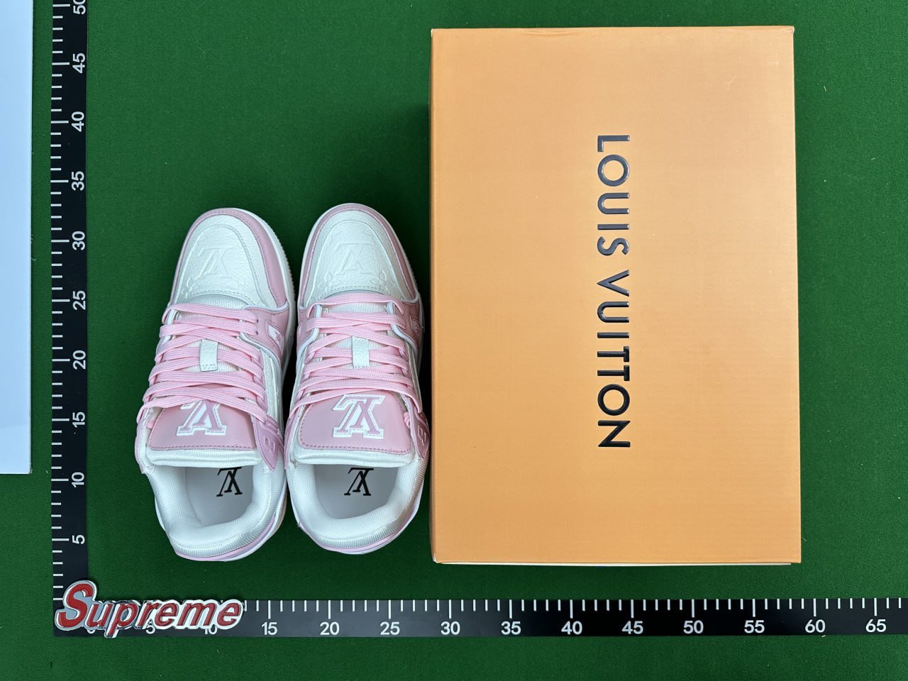 ph037 Louis Vuitton Trainers