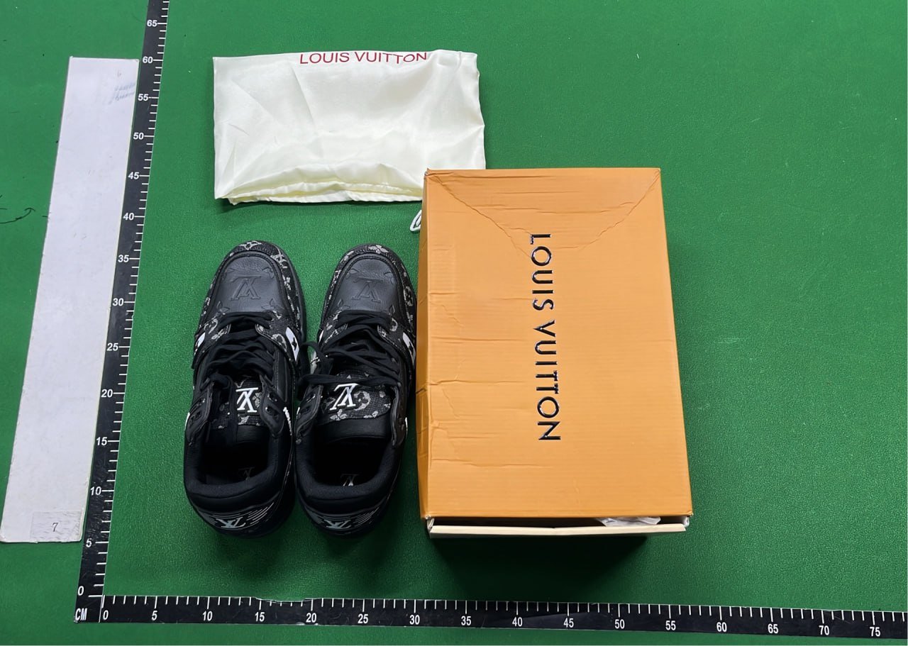 ph037 Louis Vuitton Trainers