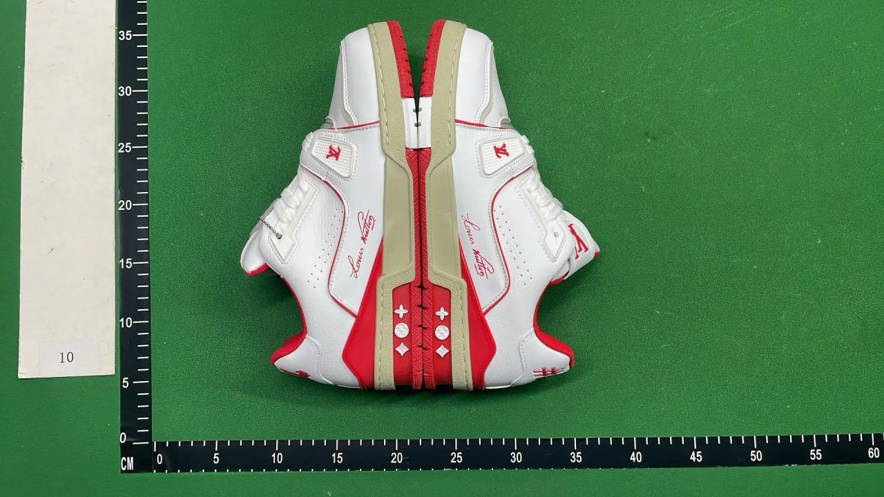 ph037 Louis Vuitton Trainers