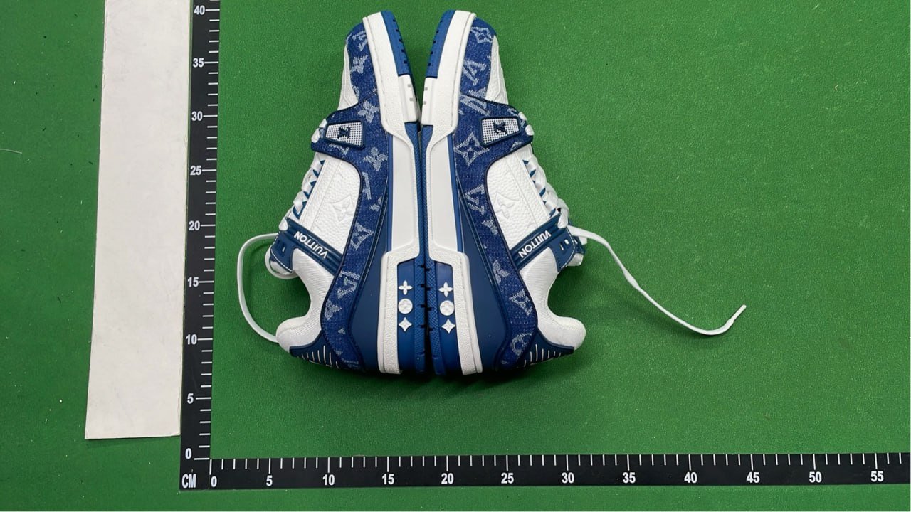 ph037 Louis Vuitton Trainers