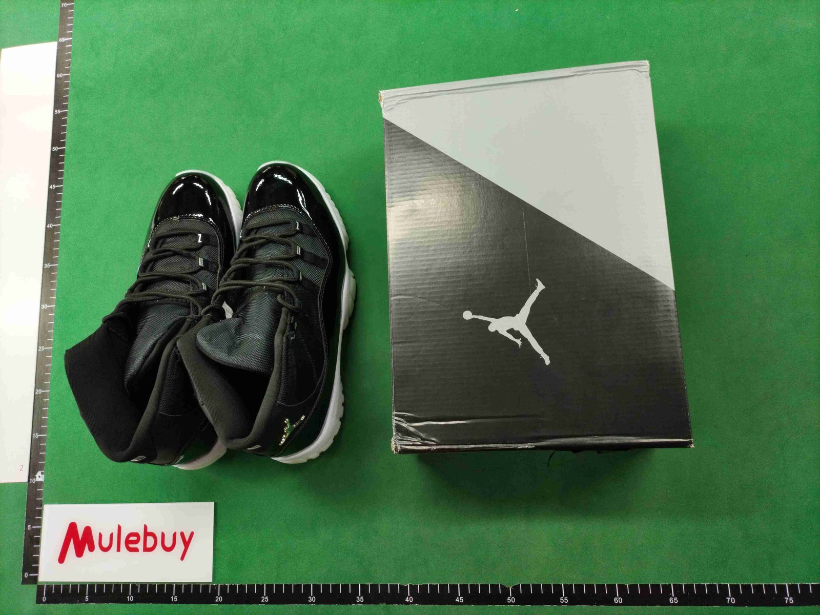 ph048 Air Jordan 11 Bred