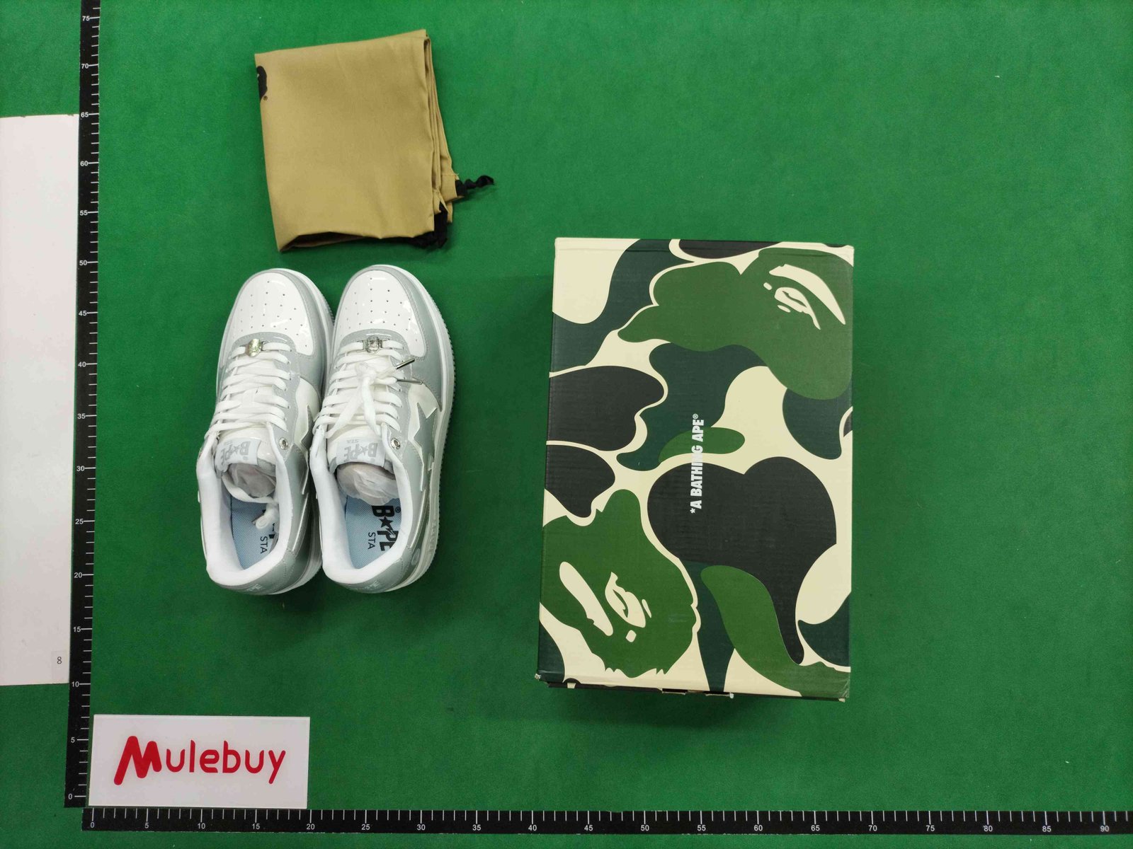 ph058 A BATHING APE STA