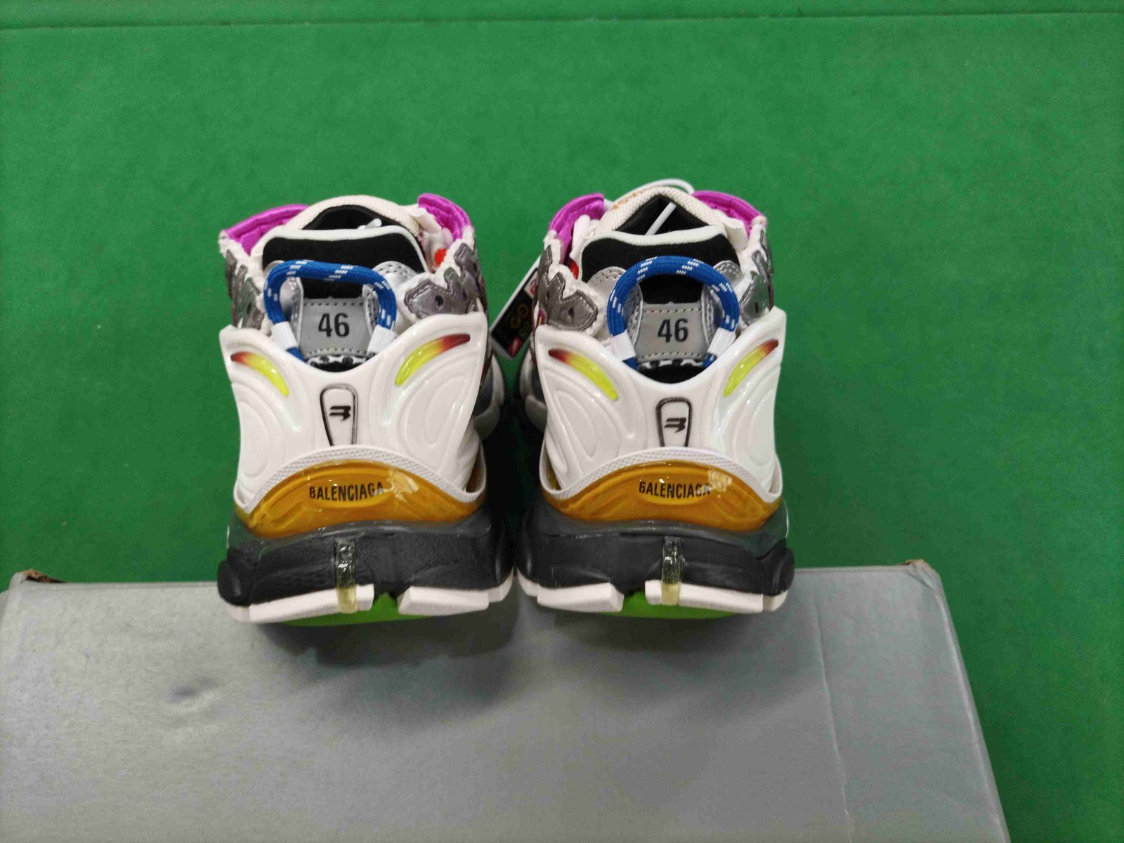 ph077 Balenciaga Runner